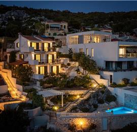 6 Bedroom Waterfront Villa with Pool in Uvala Ljubljeva near Trogir, Sleeps 12-13